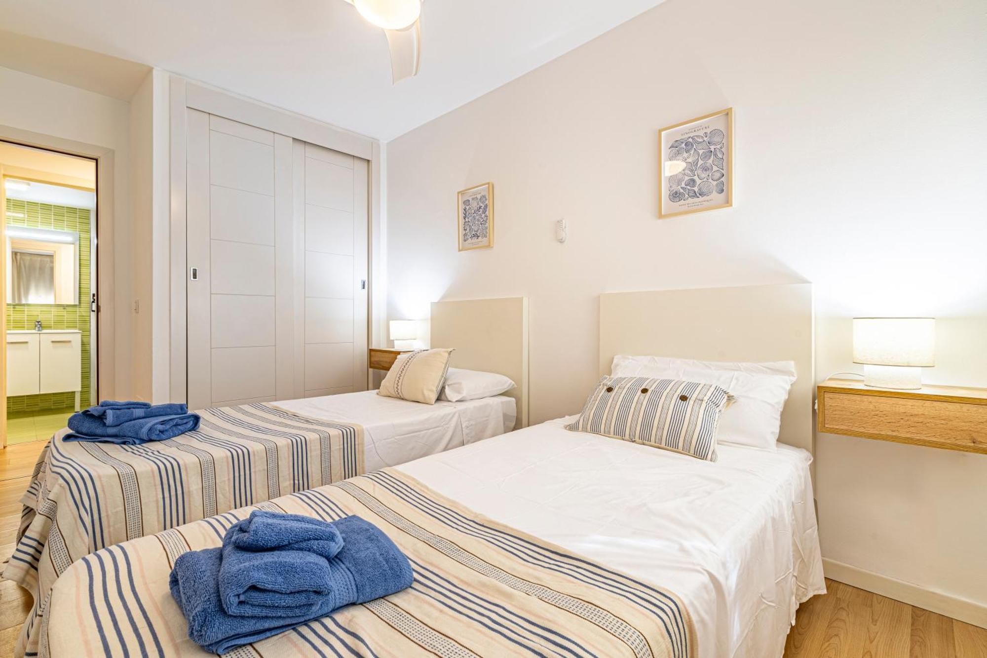 Solis Mare Apartments - Pedregalejo Beach マラガ エクステリア 写真