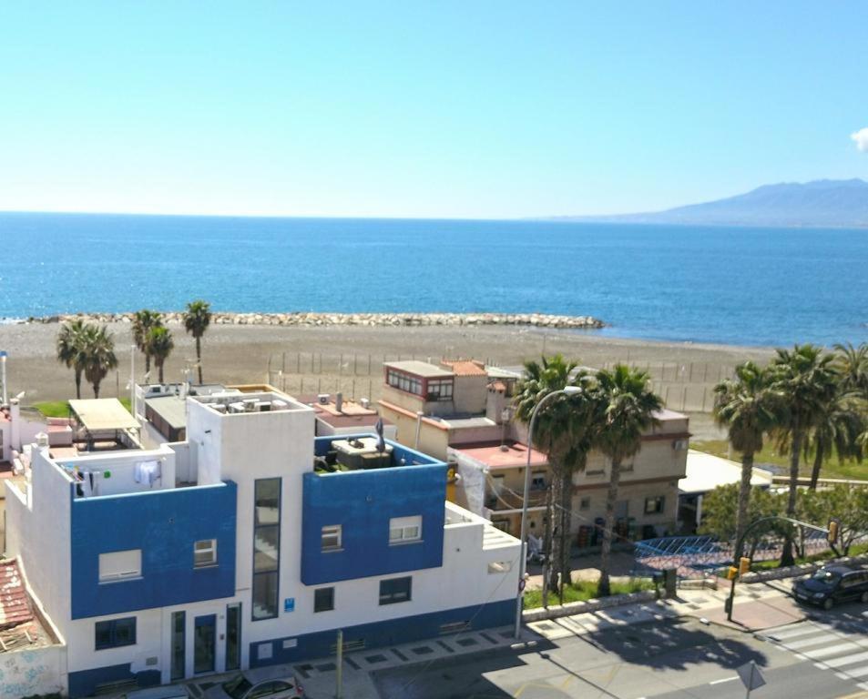 Solis Mare Apartments - Pedregalejo Beach マラガ エクステリア 写真
